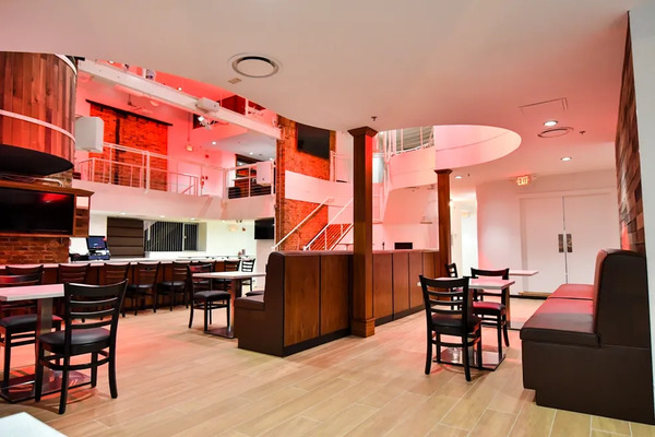 Air Restaurant and Lounge