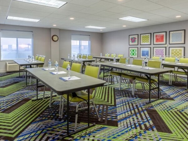 Holiday Inn Express & Suites Vandalia