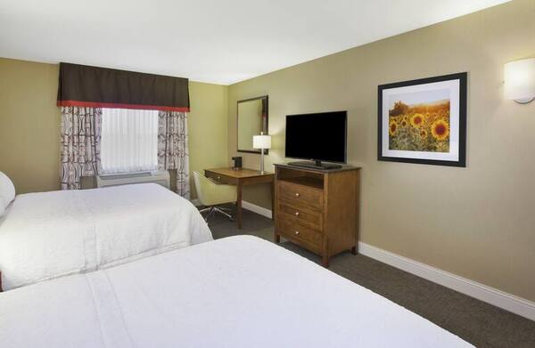 Hampton Inn & Suites Wichita-Northeast