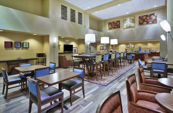 Hampton Inn & Suites Wichita-Northeast
