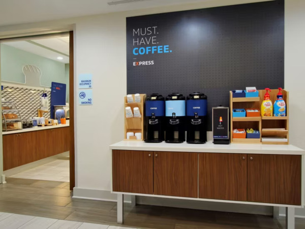 Holiday Inn Express & Suites Charlotte - Ballantyne