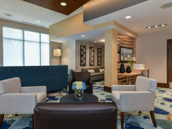 Holiday Inn Express & Suites Charlotte - Ballantyne