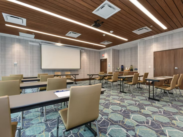 Holiday Inn Express & Suites Charlotte - Ballantyne