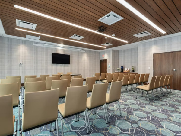 Holiday Inn Express & Suites Charlotte - Ballantyne