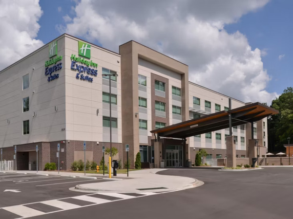 Holiday Inn Express & Suites Charlotte - Ballantyne