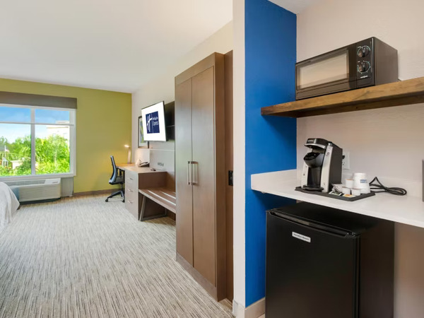 Holiday Inn Express & Suites Orlando – Apopka