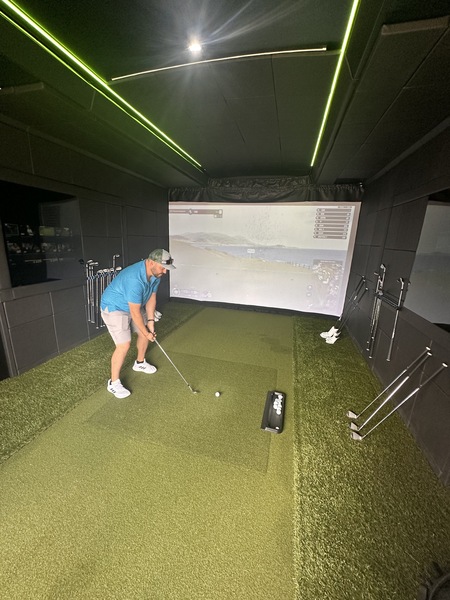 Dryvebox Denver Mobile Golf Simulator