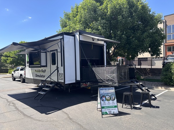 Dryvebox Denver Mobile Golf Simulator