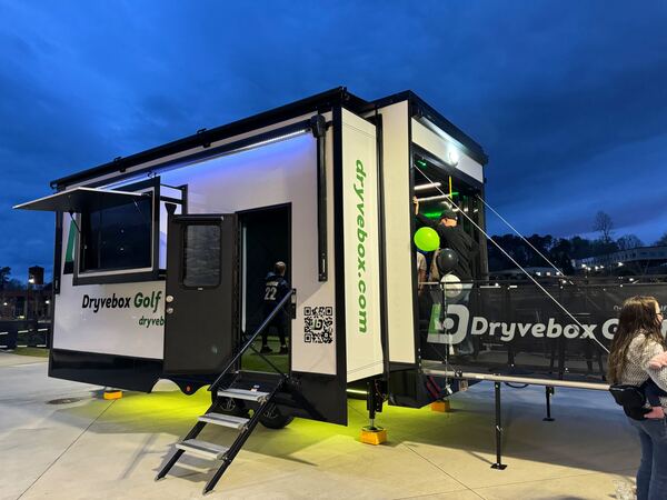 Dryvebox Denver Mobile Golf Simulator