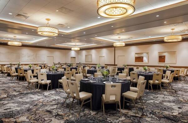 DoubleTree by Hilton San Diego Bayside