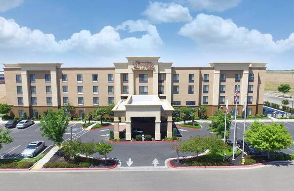Hampton Inn & Suites Madera