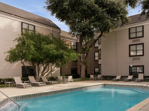 Holiday Inn Express & Suites Irving DFW Airport North