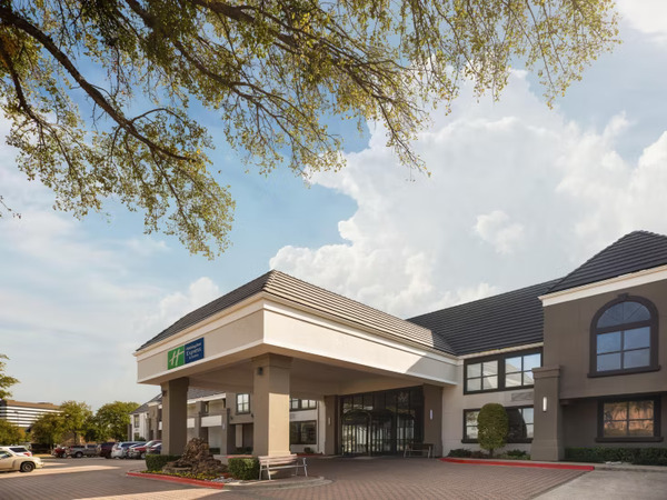Holiday Inn Express & Suites Irving DFW Airport North