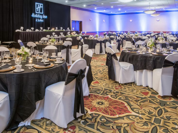 Holiday Inn Hotel & Suites Cincinnati-Eastgate (I-275e)