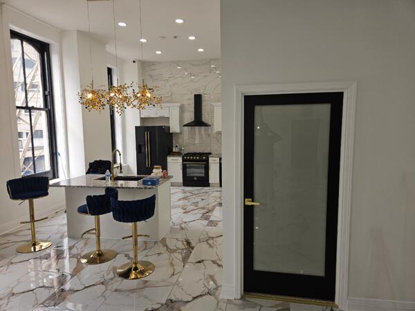 The Winston On Market