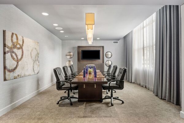 DoubleTree Suites by Hilton Huntsville South