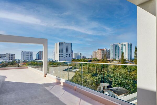 THE SARASOTA MODERN