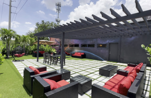 Hollywood Design Complex