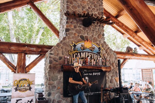 Giggles' Campfire Grill