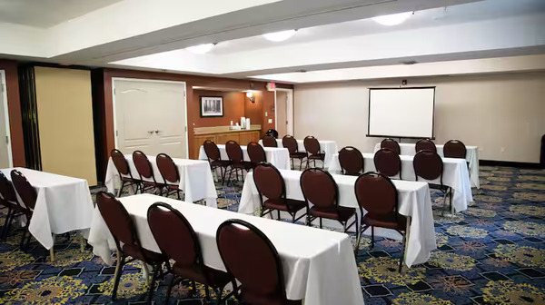 Hampton Inn & Suites Fresno