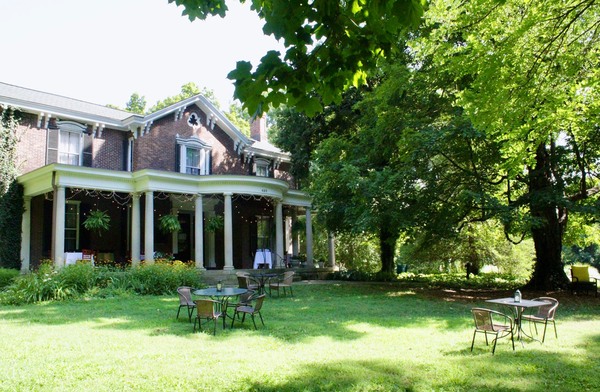 Holly Hill Inn