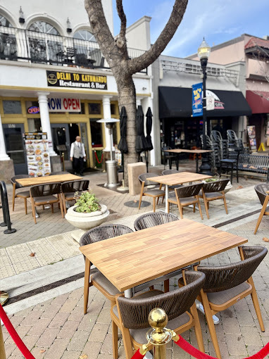 Delhi to Kathmandu, Restaurant  & Bar