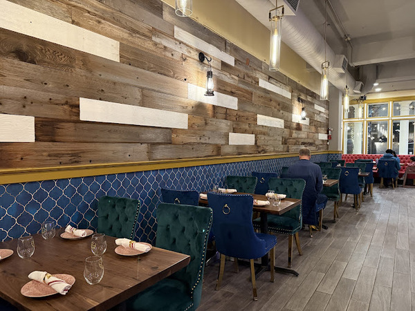 Delhi to Kathmandu, Restaurant  & Bar