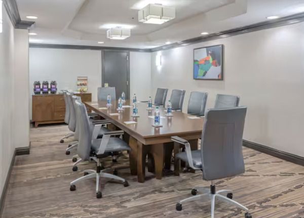 DoubleTree by Hilton Boston Rockland