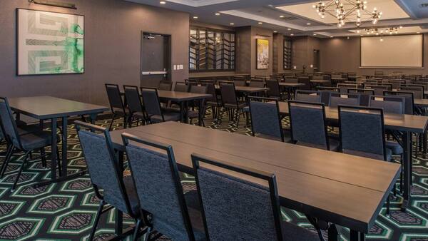 Hampton Inn & Suites Winston-Salem Downtown