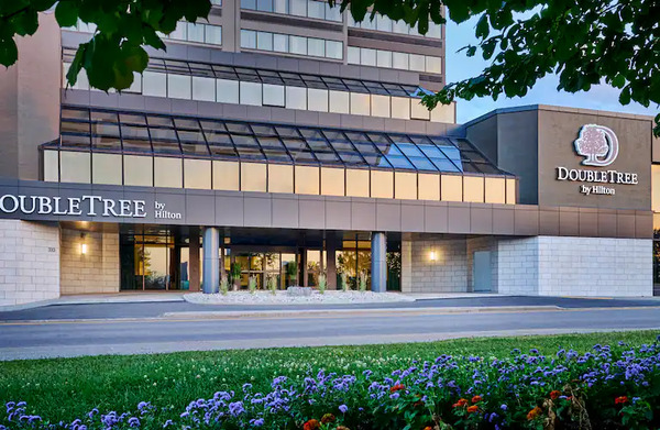 DoubleTree by Hilton Windsor Hotel & Suites