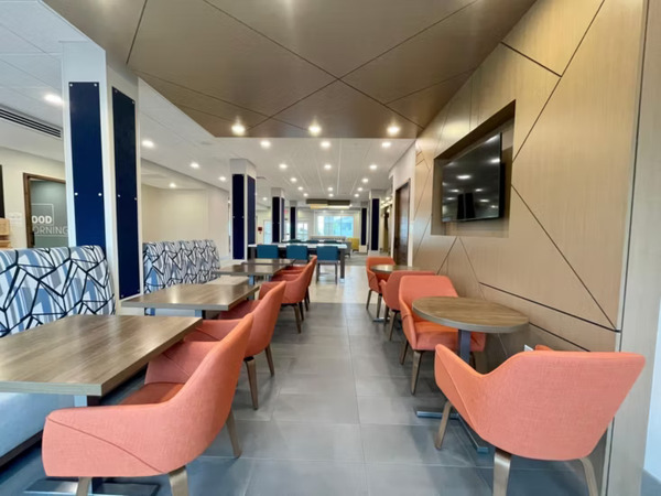 Holiday Inn Express - Fort Smith Airport