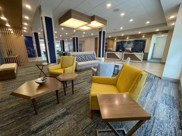 Holiday Inn Express - Fort Smith Airport