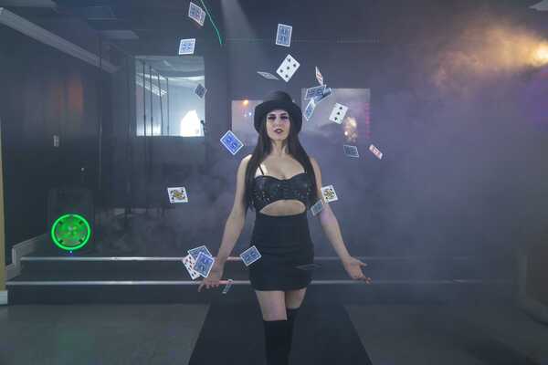 Stacey Stardust | Magician & Mentalist