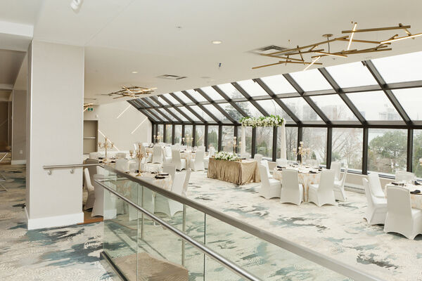 DoubleTree by Hilton Windsor Hotel & Suites