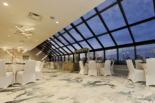 DoubleTree by Hilton Windsor Hotel & Suites