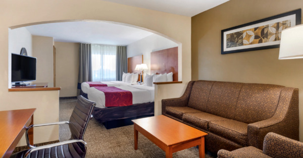 Comfort Suites North Dallas