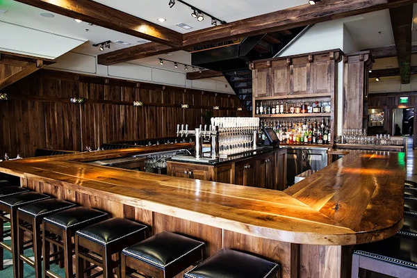 Events at 495 + Satellite Bar