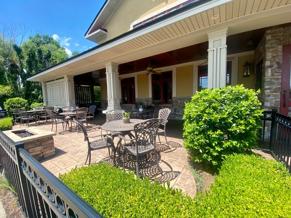 Riverstone Chophouse