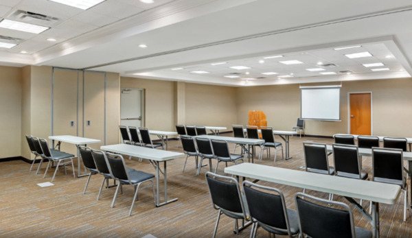 Comfort Suites At Virginia Center Commons