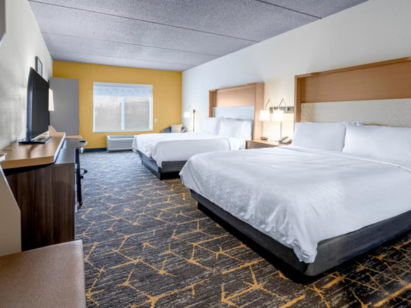 Holiday Inn & Suites Wausau-Rothschild