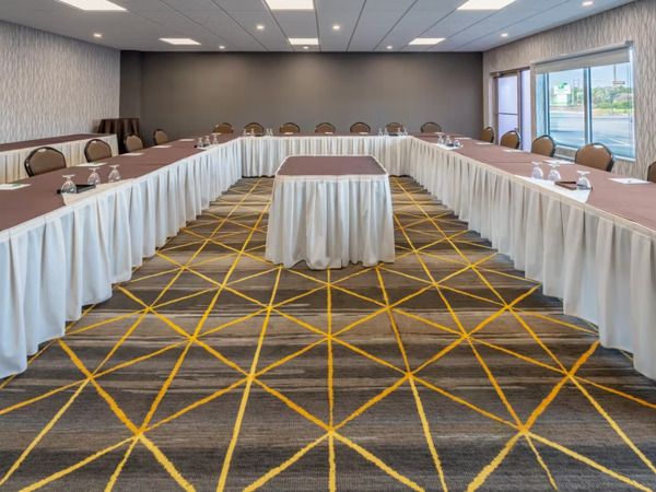 Holiday Inn & Suites Wausau-Rothschild