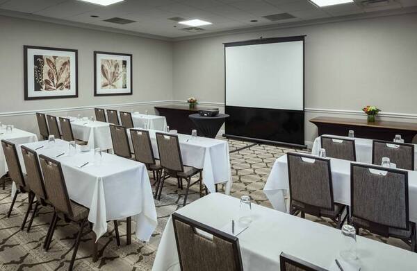 Hilton Brentwood/Nashville Suites