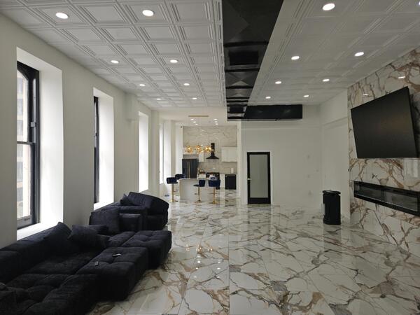 The Winston On Market