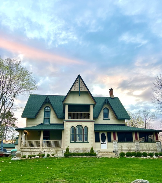 The Saucy Willow Inn & Retreat Centre