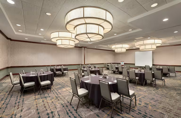 Embassy Suites Chicago - North Shore/Deerfield