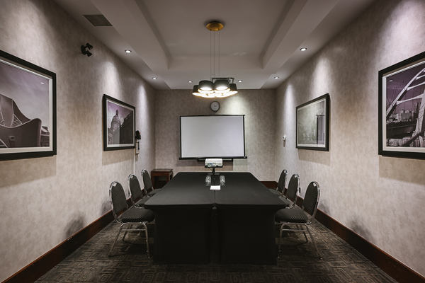 Sandman Edmonton West & Chop Steakhouse West