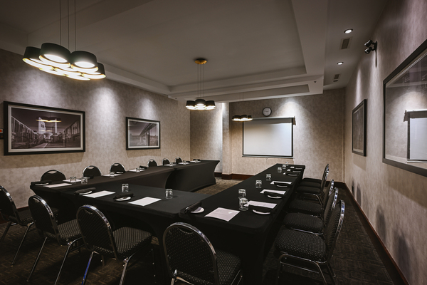 Sandman Edmonton West & Chop Steakhouse West