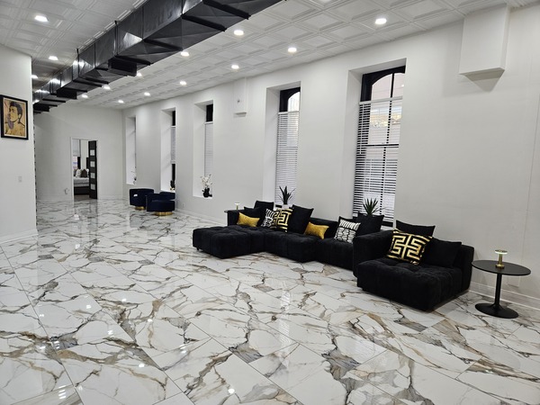 The Winston On Market