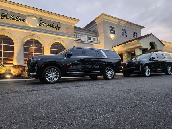 Xpress Elite Chauffeurs | limousine & Black Car Service
