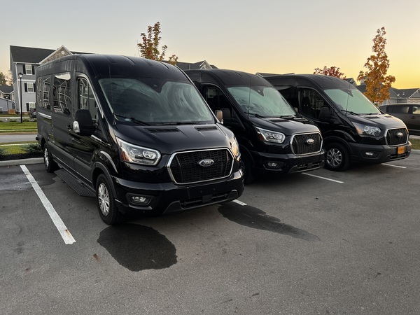 Xpress Elite Chauffeurs | limousine & Black Car Service